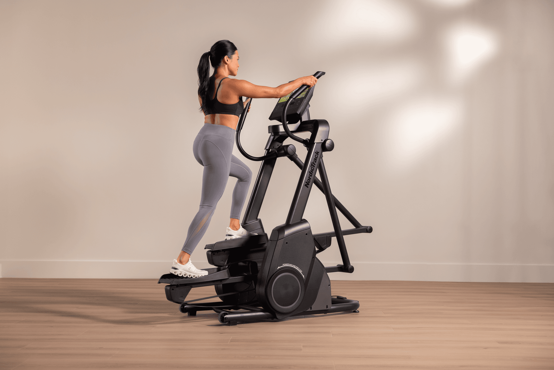 NTEL71625_Lifestyle_Jessi_Calico_Cory_Martin7678.png