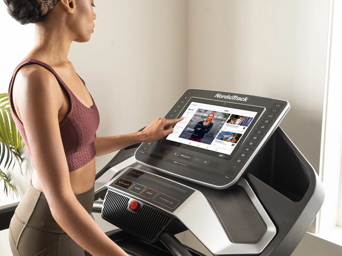 Smart Treadmill with HD Smart Touchscreen